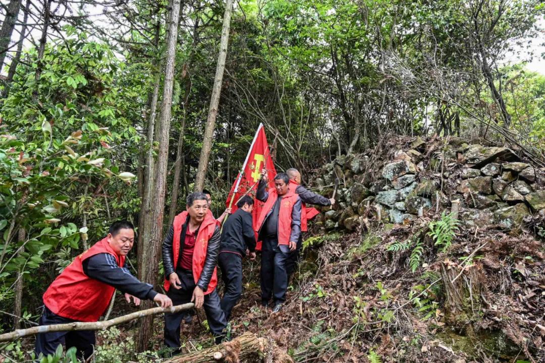 山高村委会新领导团队引领村庄开启崭新篇章